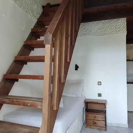 Almmos Mezzanine 2 Apartmán *