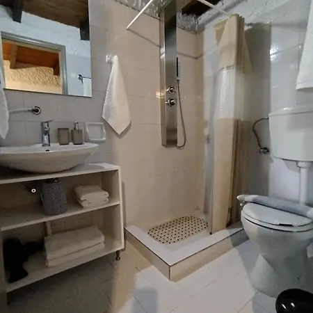Almmos Mezzanine 2 * カラマキ